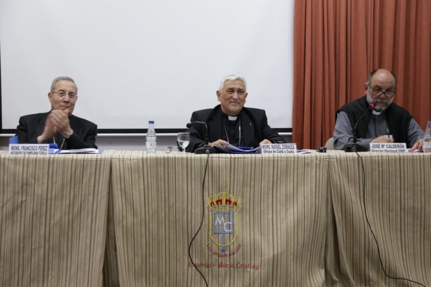 D. Francisco Pérez, D. Rafael Zornoza y D. José María Calderón en la mesa inaugural de Obras Misionales Pontificias: parte de la historia